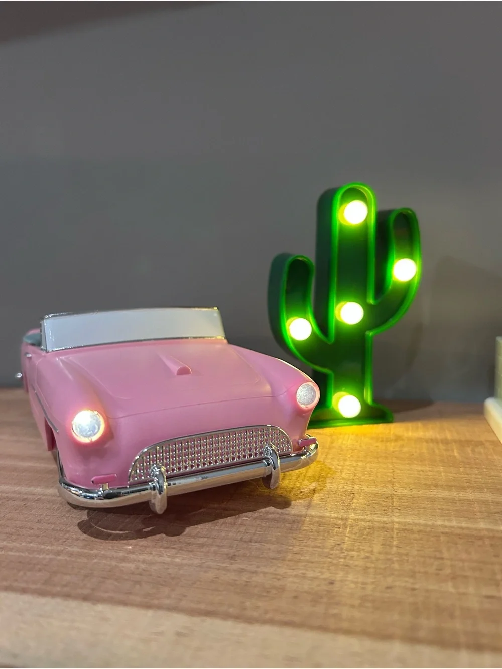 🌵🩷Target Bullseye Playground Mid-Century Palm Springs Barbiecore LED Decor🩷🌵
